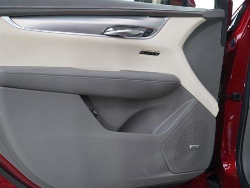 Used 2021 Cadillac XT5 Premium Luxury image 18