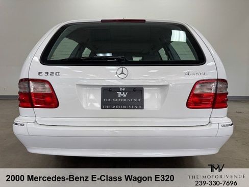 Used 2000 Mercedes-Benz E 320 4MATIC Wagon image 8