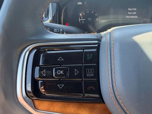 Used 2022 Jeep Grand Wagoneer Series III w/ Flexible Seating Group AWD/4WD image 28
