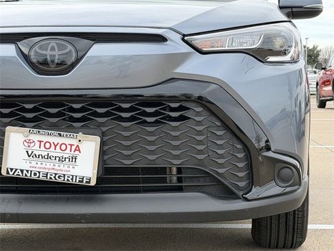 Used 2024 Toyota Corolla Cross SE image 16