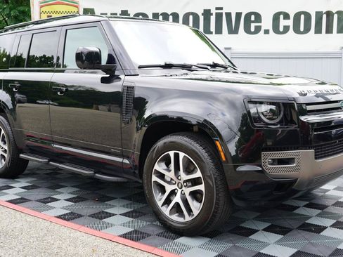 Used 2021 Land Rover Defender 110 X-Dynamic SE AWD/4WD image 3