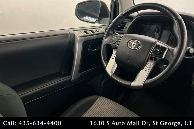 Used 2020 Toyota 4Runner SR5 AWD/4WD image 11