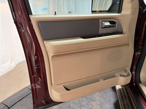 Used 2011 Ford Expedition XLT w/ 201A Rapid Spec Order Code image 4