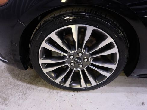 Used 2018 Lincoln Continental Reserve image 10