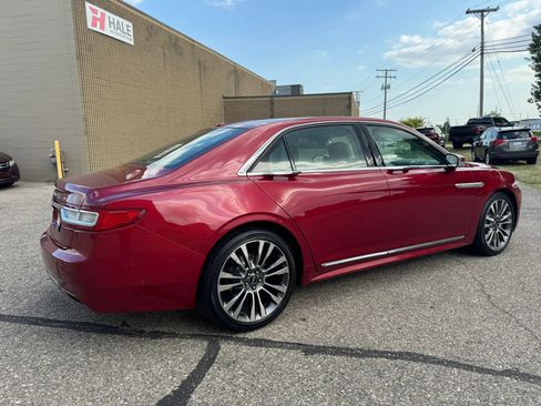 Used 2017 Lincoln Continental Select w/ Technology Package FWD image 10