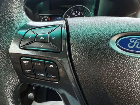 Used 2018 Ford Explorer XLT w/ Equipment Group 202A image 32