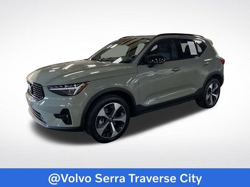 Used 2025 Volvo XC40 B5 Plus w/ Protection Package Premier AWD/4WD image 1