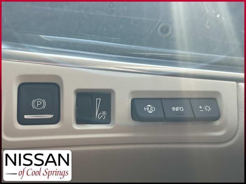 Used 2025 Cadillac XT6 Premium Luxury w/ Technology Package FWD image 29