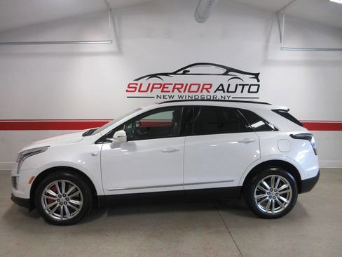 Used 2022 Cadillac XT5 Sportv w/ Technology Package AWD/4WD image 2