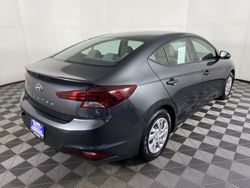 Used 2020 Hyundai Elantra SE FWD image 6