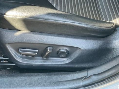 Used 2018 Toyota Camry L image 12