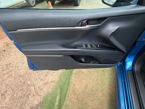 Used 2018 Toyota Camry SE FWD image 14