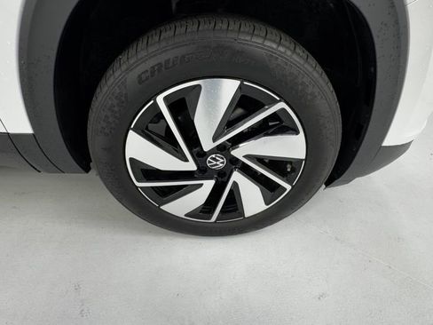 Used 2025 Volkswagen Atlas SEL AWD/4WD image 9