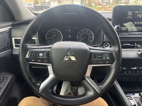 Used 2022 Mitsubishi Outlander SE AWD/4WD image 17
