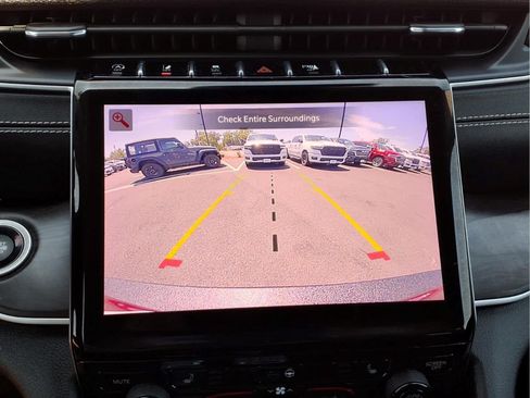 Used 2023 Jeep Grand Cherokee L Limited AWD/4WD image 23