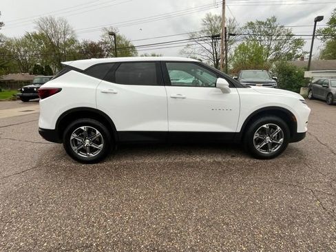 Used 2025 Chevrolet Blazer LT AWD/4WD image 6