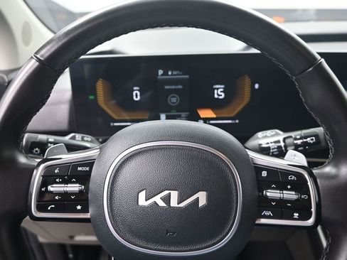 Certified 2025 Kia Carnival LXS image 15