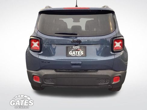 Used 2023 Jeep Renegade Latitude AWD/4WD image 10