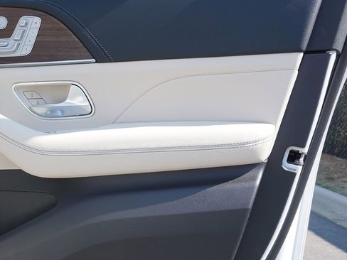 New 2026 Mercedes-Benz GLS 450 4MATIC image 47