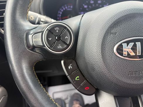 Used 2016 Kia Soul + w/ Designer's Package FWD image 11
