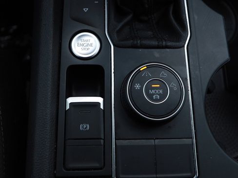 Used 2019 Volkswagen Atlas SE AWD/4WD image 16