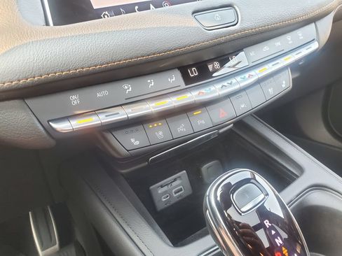 Used 2023 Cadillac XT4 Sport AWD/4WD image 28