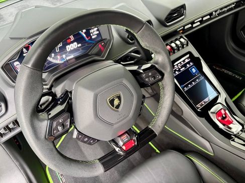 Used 2021 Lamborghini Huracan EVO RWD image 16