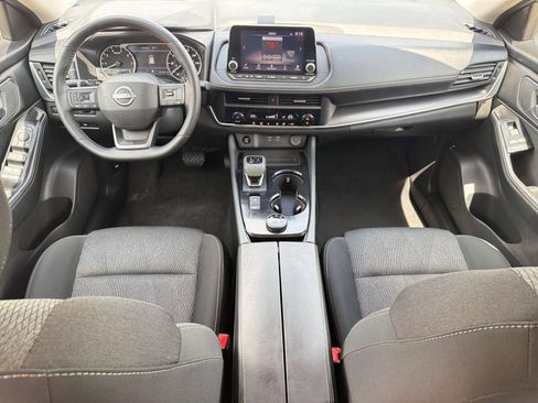 Used 2025 Nissan Rogue SV image 16