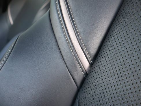 Used 2023 Toyota Prius XLE image 11