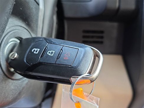 Used 2017 Ford F150 XLT image 25