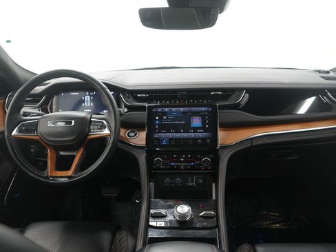 Used 2024 Jeep Grand Cherokee Summit image 14