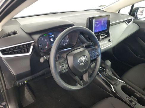 Used 2025 Toyota Corolla LE image 11