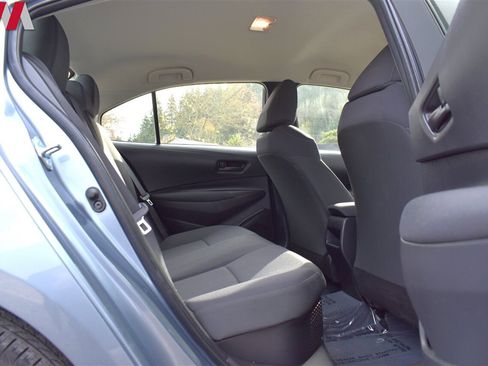 Used 2022 Toyota Corolla LE image 23