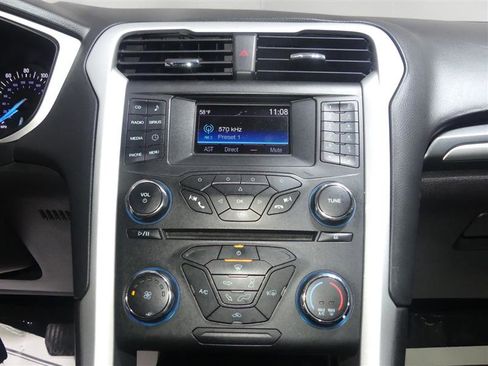 Used 2016 Ford Fusion SE image 36