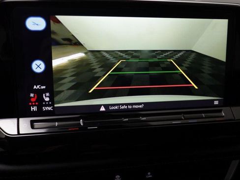 Used 2025 Volkswagen Atlas Cross Sport SE image 9