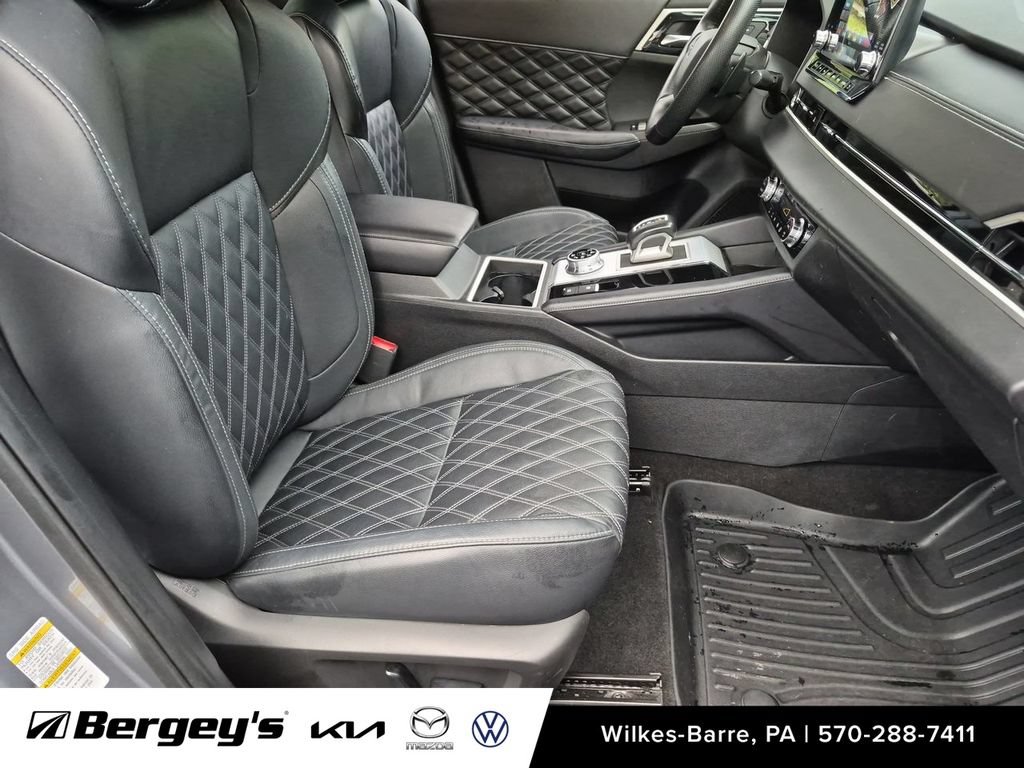 Used 2023 Mitsubishi Outlander SEL AWD/4WD image 27