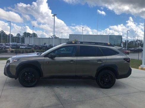 Used 2022 Subaru Outback Wilderness image 2