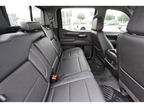 Used 2025 Chevrolet Silverado 1500 LT Trail Boss w/ LT Trail Boss Premium Package AWD/4WD image 10