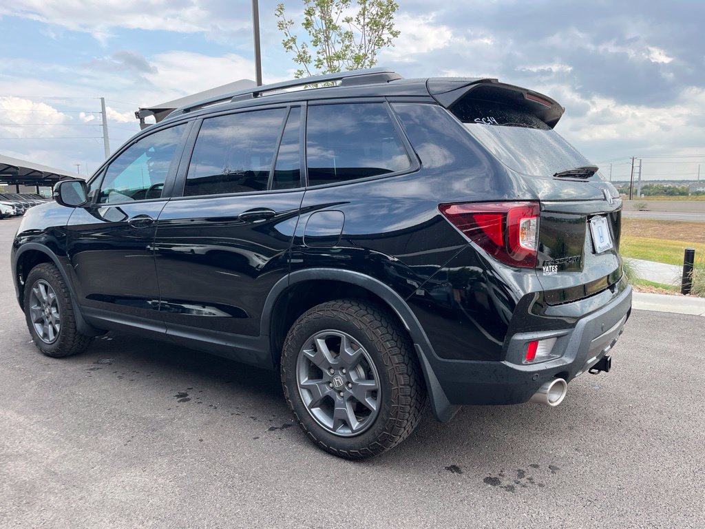Certified 2025 Honda Passport TrailSport image 5