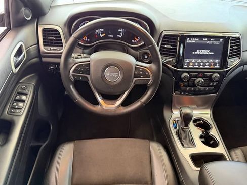 Used 2020 Jeep Grand Cherokee Altitude RWD image 14