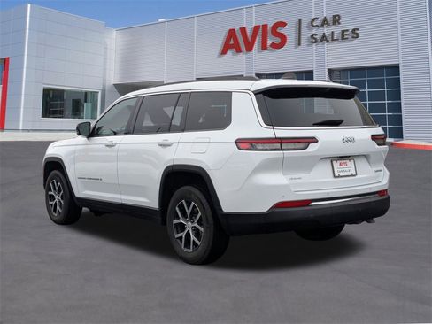 Used 2024 Jeep Grand Cherokee L Limited w/ Luxury Tech Group II image 3