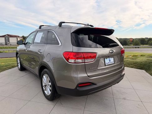 Used 2017 Kia Sorento FWD w/ LX Convenience Package image 7