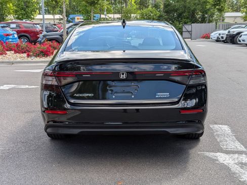 Used 2023 Honda Accord Sport image 4