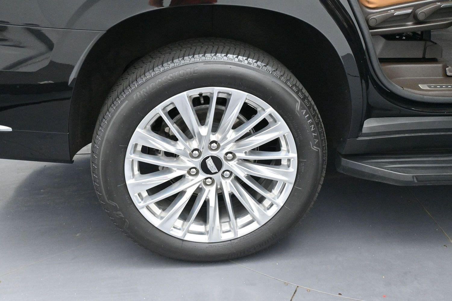 Certified 2025 Cadillac Escalade Premium Luxury AWD/4WD image 42