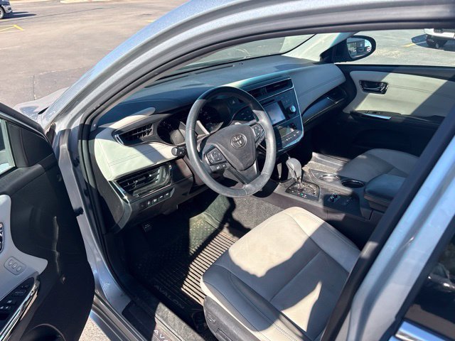 Used 2018 Toyota Avalon Limited w/ All Weather Liner Package FWD image 13