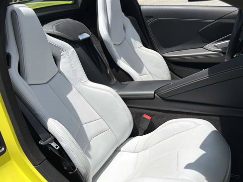 Used 2022 Chevrolet Corvette Stingray Convertible w/ 1LT RWD image 19