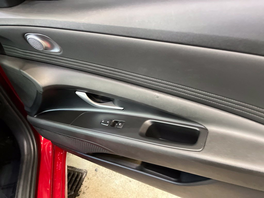 Used 2023 Hyundai Elantra Limited FWD image 34