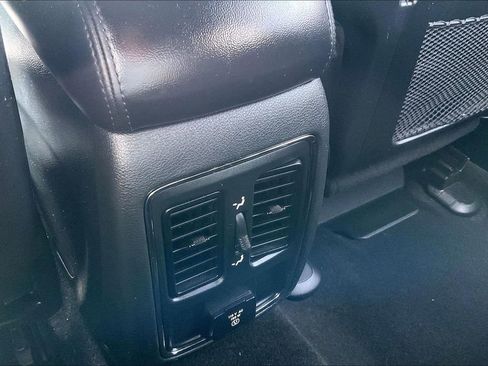 Used 2021 Jeep Grand Cherokee Laredo X AWD/4WD image 33