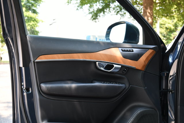 Certified 2024 Volvo XC90 T8 Plus w/ Protection Package Premier AWD/4WD image 13