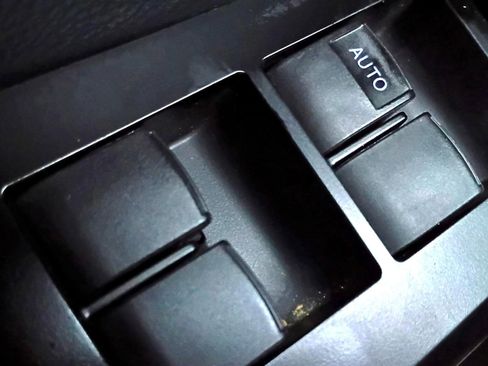 Used 2015 Toyota Tundra SR5 image 41